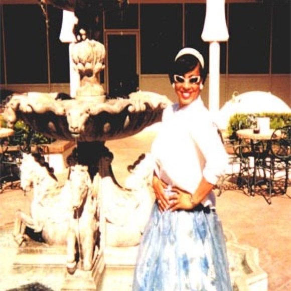 Meet your Posher, Kimlyn - Picture 1 of 2